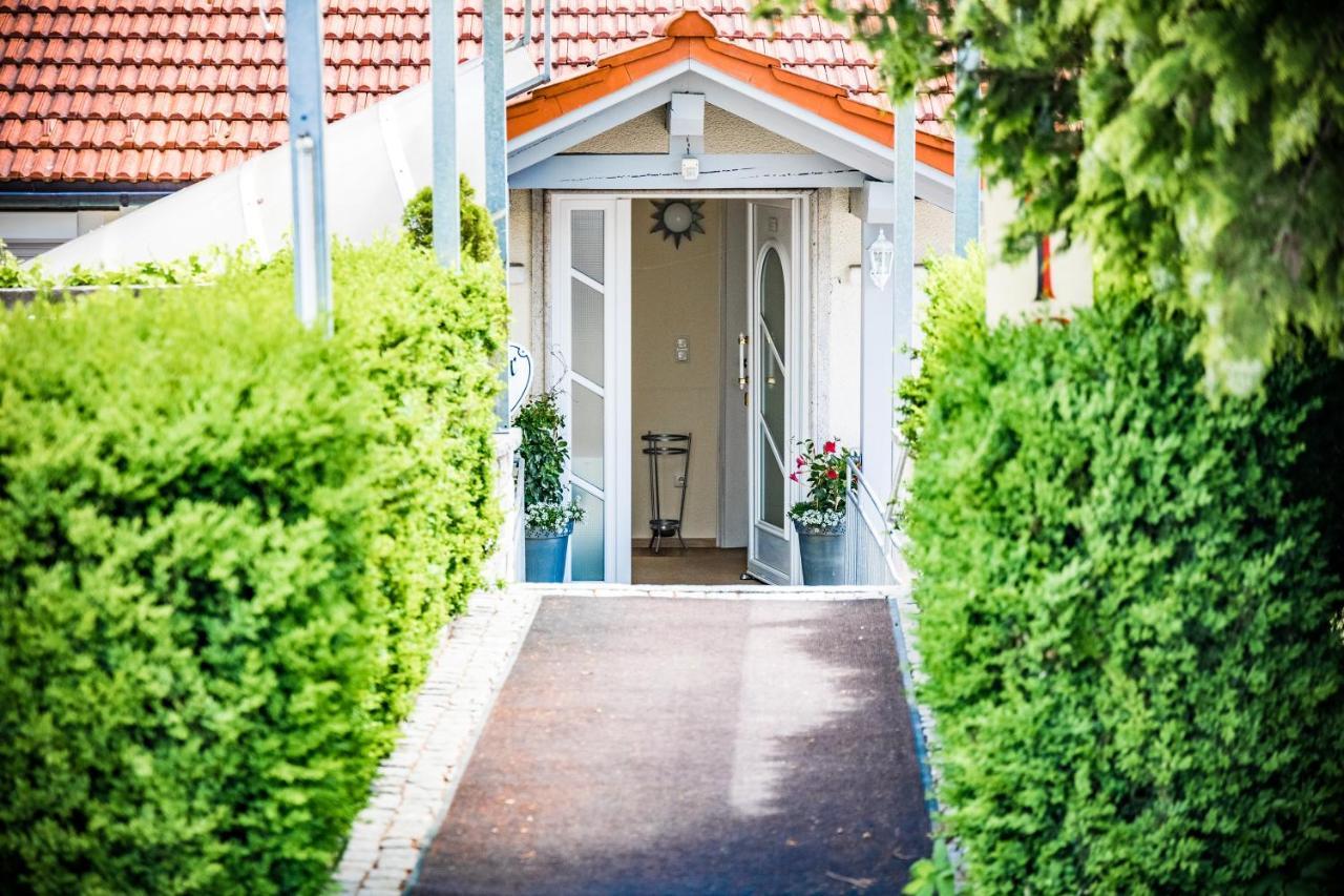 Hotel Der Seehof Хауценберг Екстериор снимка