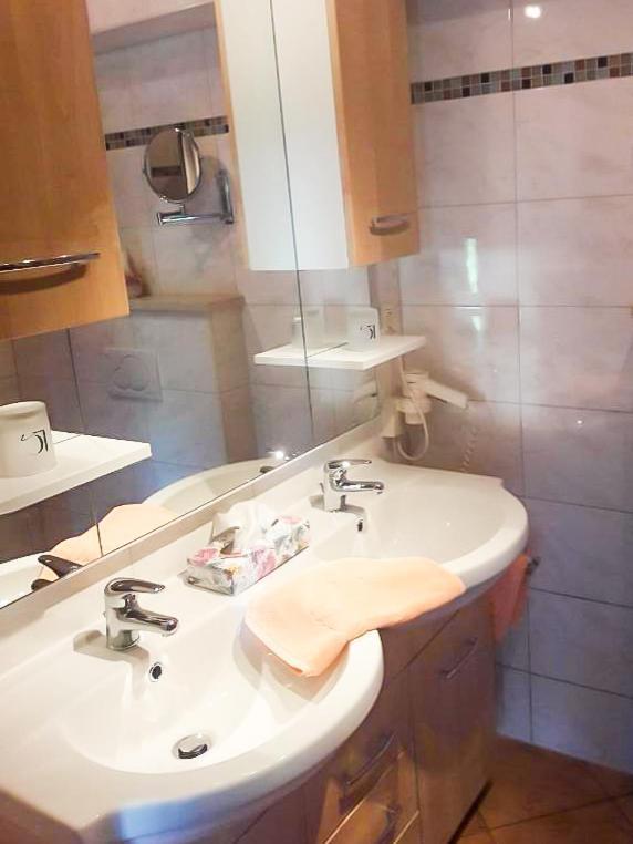 Hotel Der Seehof Хауценберг Екстериор снимка